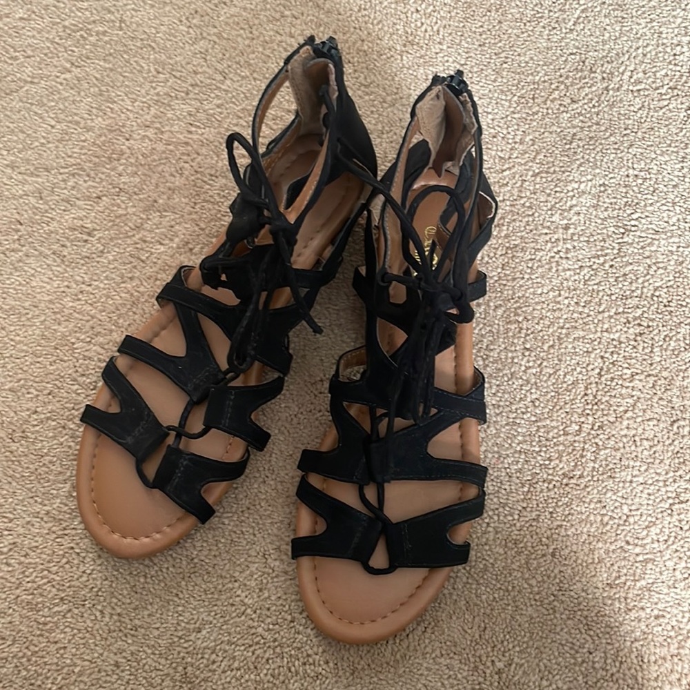Black strappy sandals - crown vintage